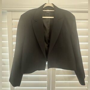 Zara Women's Black Cropped Blazer - NWOT